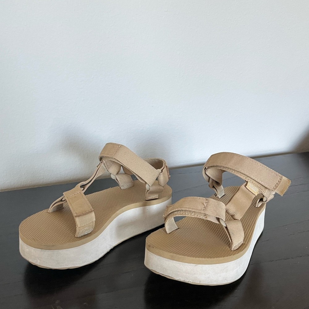 Teva Flatform Universal Sandal